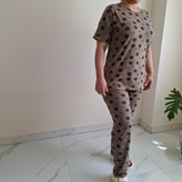 نمای کنار ست راحتی زنانه نخ پنبه طرح گل رنگ شکلاتی