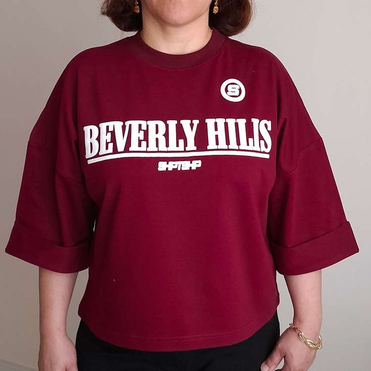 تیشرت زنانه نخ پنبه باکسی طرح Beverly Hills رنگ زرشکی مناسب تا سایز 46
