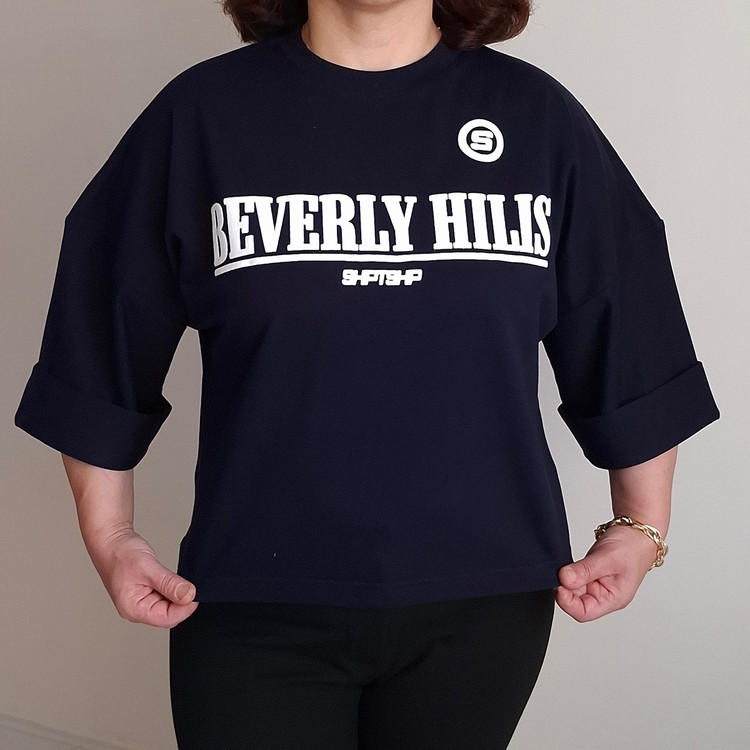 تیشرت زنانه نخ پنبه باکسی طرح Beverly Hills رنگ سورمهای مناسب تا سایز 46