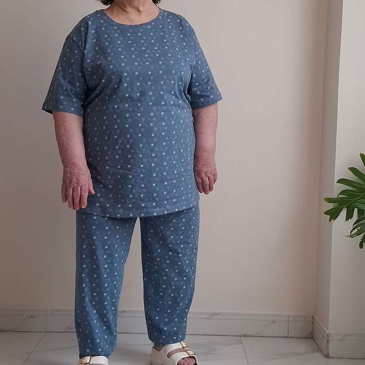 ست خانگی زنانه سایز بزرگ نخ پنبه رنگ آبی شامل تیشرت و شلوار