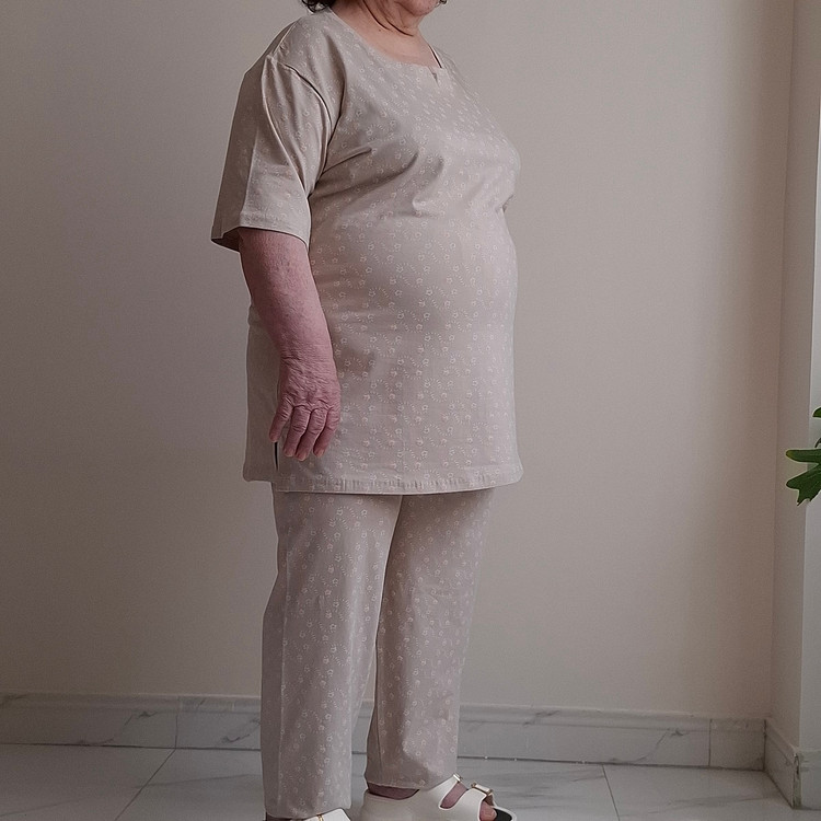 نمای کنار ست خانگی زنانه سایز بزرگ نخ پنبه رنگ کرم