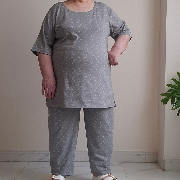 ست خانگی زنانه سایز بزرگ نخ پنبه رنگ طوسی شامل تیشرت و شلوار